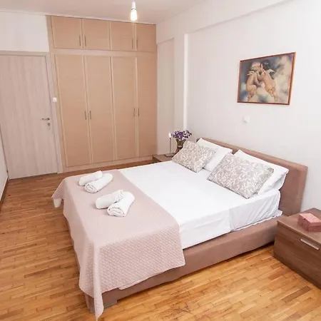 Viola's In The Heart Of The Apartment Kalamata
